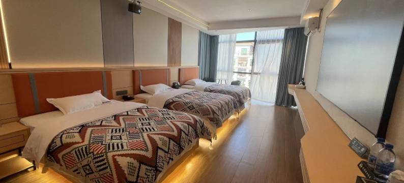 陆丰欢朋美宿图片