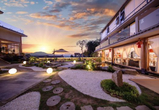 山里有屋设计师度假酒店（和顺古镇店）外景图