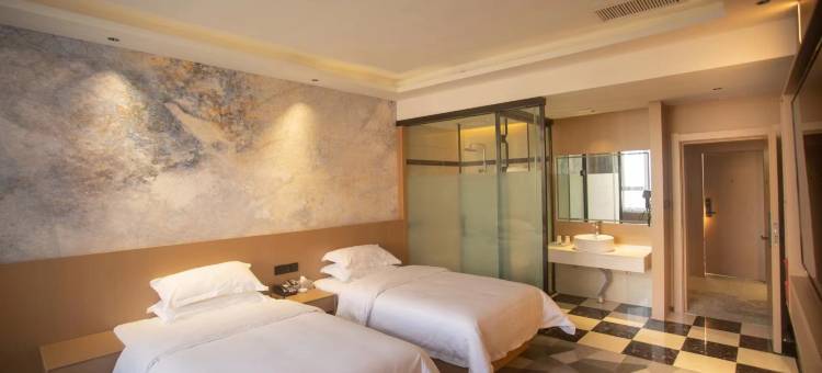 卢氏悦海酒店图片