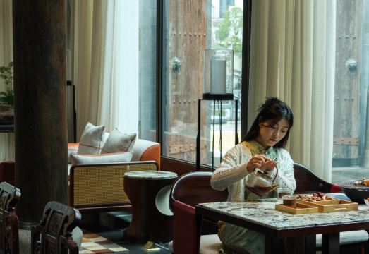 Hengdian Film and Television City Longjing Yuyu Yinshu Hotel Overview