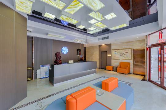 万象桃园假日宾馆(七彩丹霞景区店)