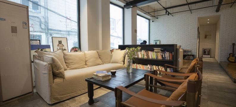 停泊青年旅舍(新兴街地铁站店)图片