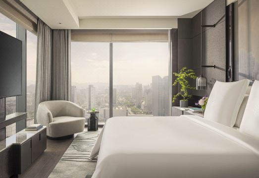 Four Seasons Hotel Hangzhou at Hangzhou Centre Hotel Overview
