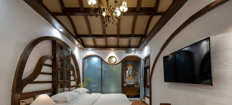 古井•侘寂风日照金山美学设计师360度古城雪山屋顶咖啡美宿图片