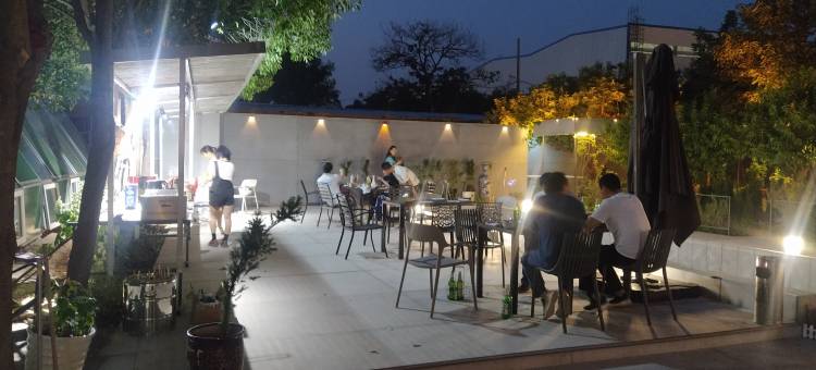 罗·花岛民宿(古墓博物馆店)图片