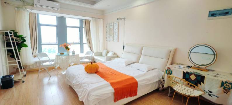 初夏民宿(人民广场店)图片