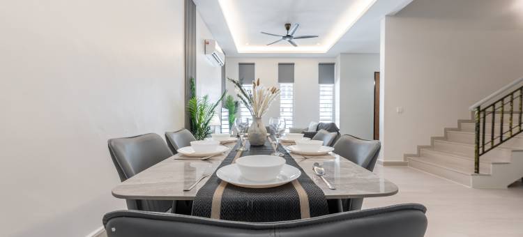 【La Ferringhi Villa】25 pax/Courtyard/Backyard/Bathtub/Pool Table/Mahjong/BBQ Grill/3 mins to beach图片