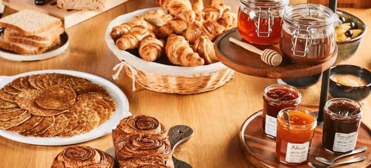 克莱蒙费朗北里永康铂酒店(Campanile NATURE - Clermont Ferrand Nord Riom)图片