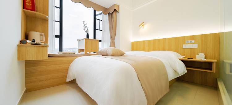 云山见民宿(张家界西站店)图片