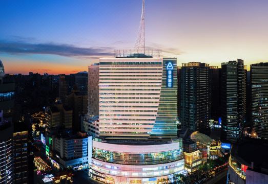 昆明南屏步行街老街亚朵酒店外景图