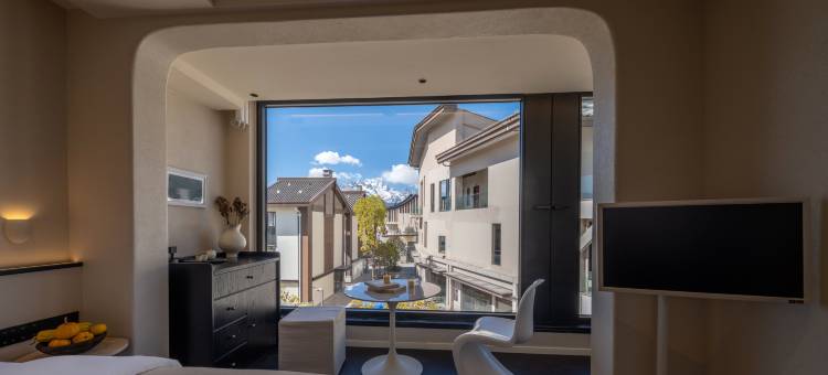 揽雪shiny山山迟来·雪山观景度假酒店(束河古镇店)图片