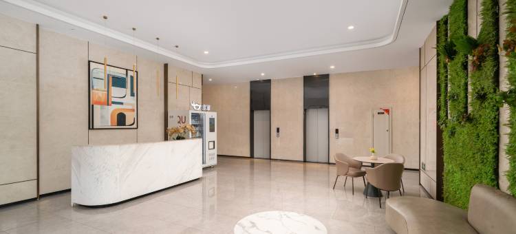 蚂蚁·光年电竞酒店(重庆江北机场青岗坪地铁站店)图片