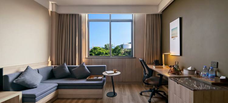 厦门丽呈睿轩酒店(海沧湾嵩屿客运码头店)图片