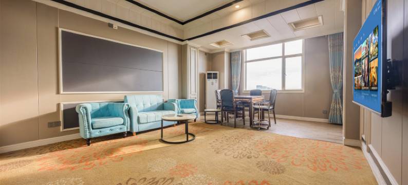 小鹿辰客酒店(广州技术师范大学白云学院店)图片