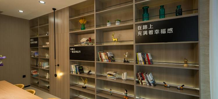 艾扉酒店(乌鲁木齐国际大巴扎人民电影院店)图片