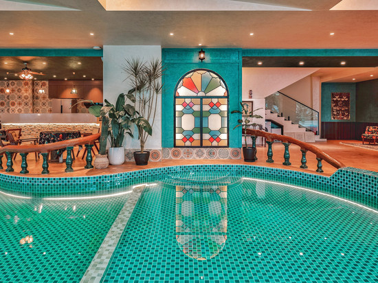 山雨·朱律萳洋度假酒店(告庄西双景星光夜市店)