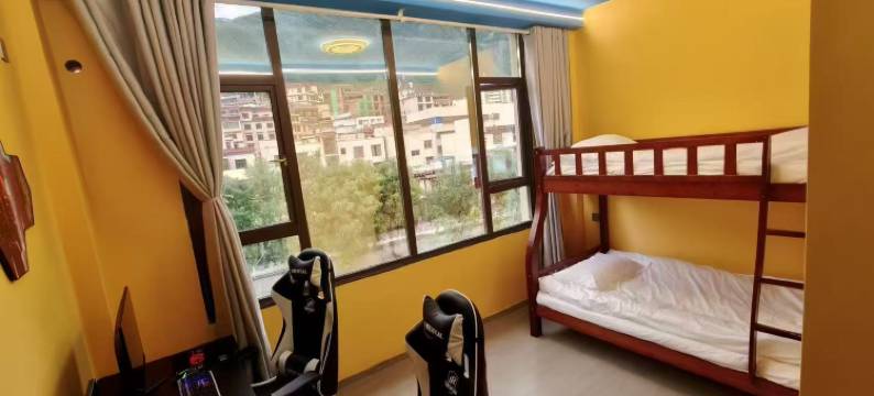 三食坊电竞民宿图片