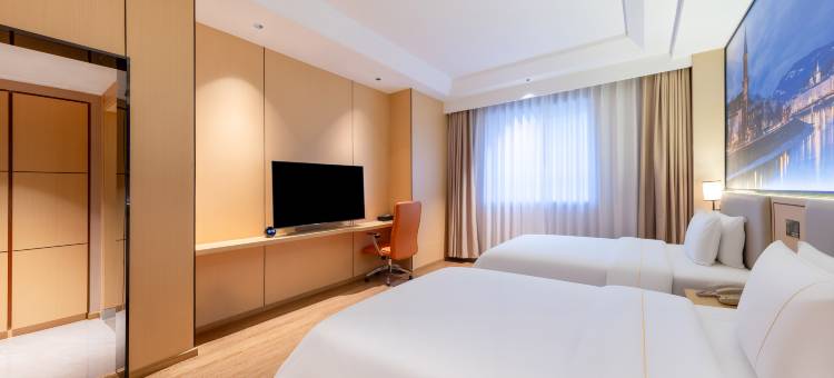 好莱湾酒店(罗定市江滨公园店)图片