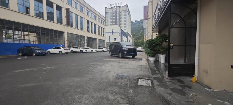 山雾予月·民宿(黄果树大街大润发店)图片