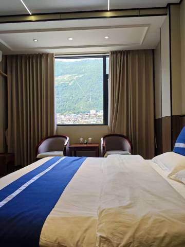 维西巴迪乡沧煦商务酒店