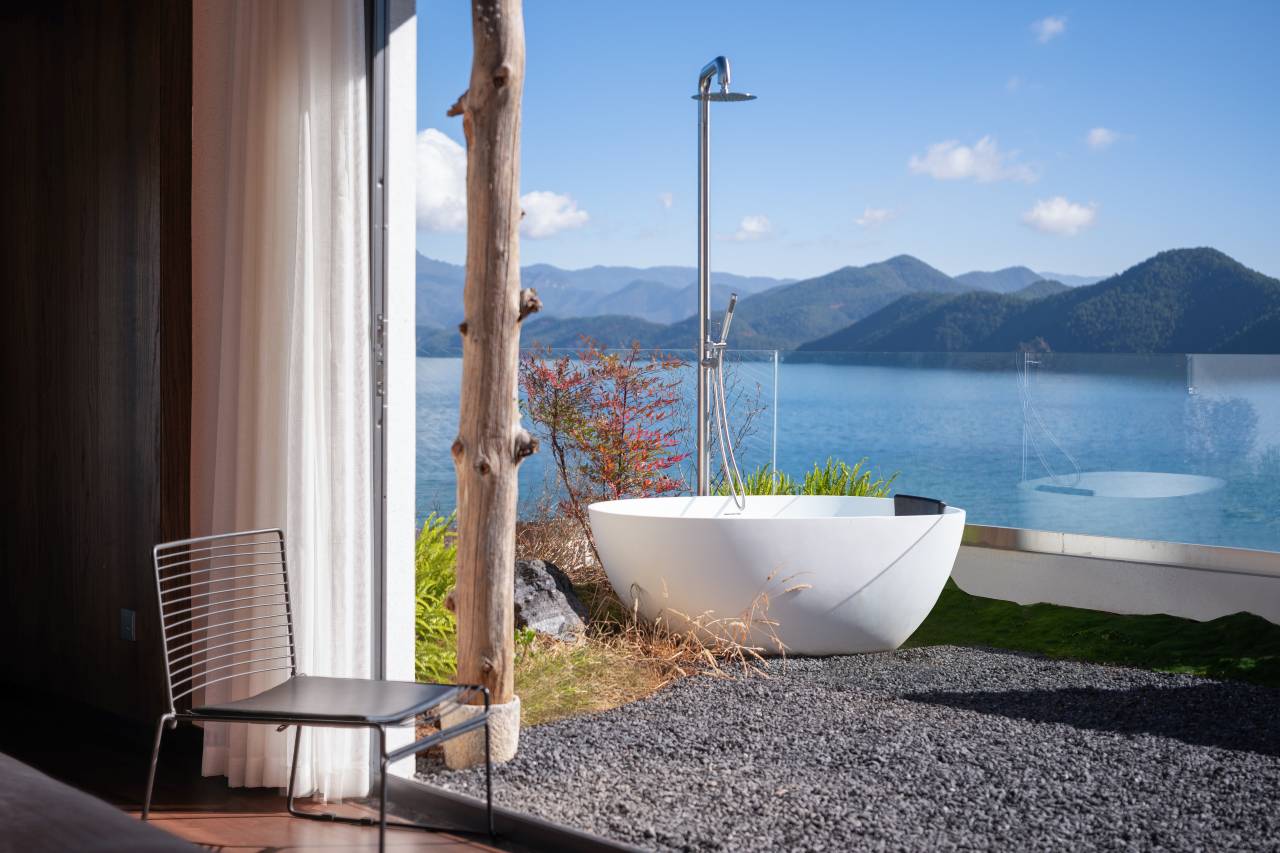 泸沽湖凿见酒店图片