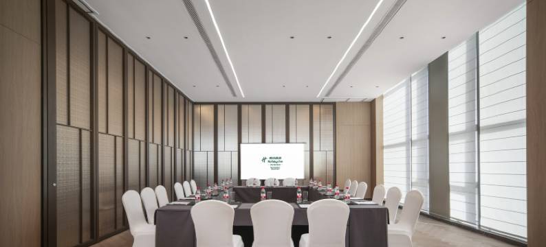 青岛中央商务区假日酒店图片