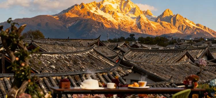 花筑月半湾·雪山屋顶Coffee·花海漫步设计美宿(丽江古城木府店)图片