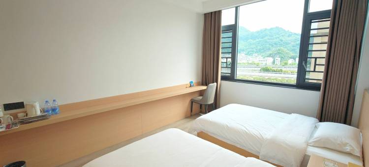 享悦民宿(黄果树大街大润发店)图片