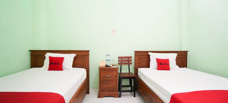 红多兹伊斯兰酒店-近日惹莫努门肯巴里(RedDoorz Syariah Near Monumen Jogja Kembali)图片