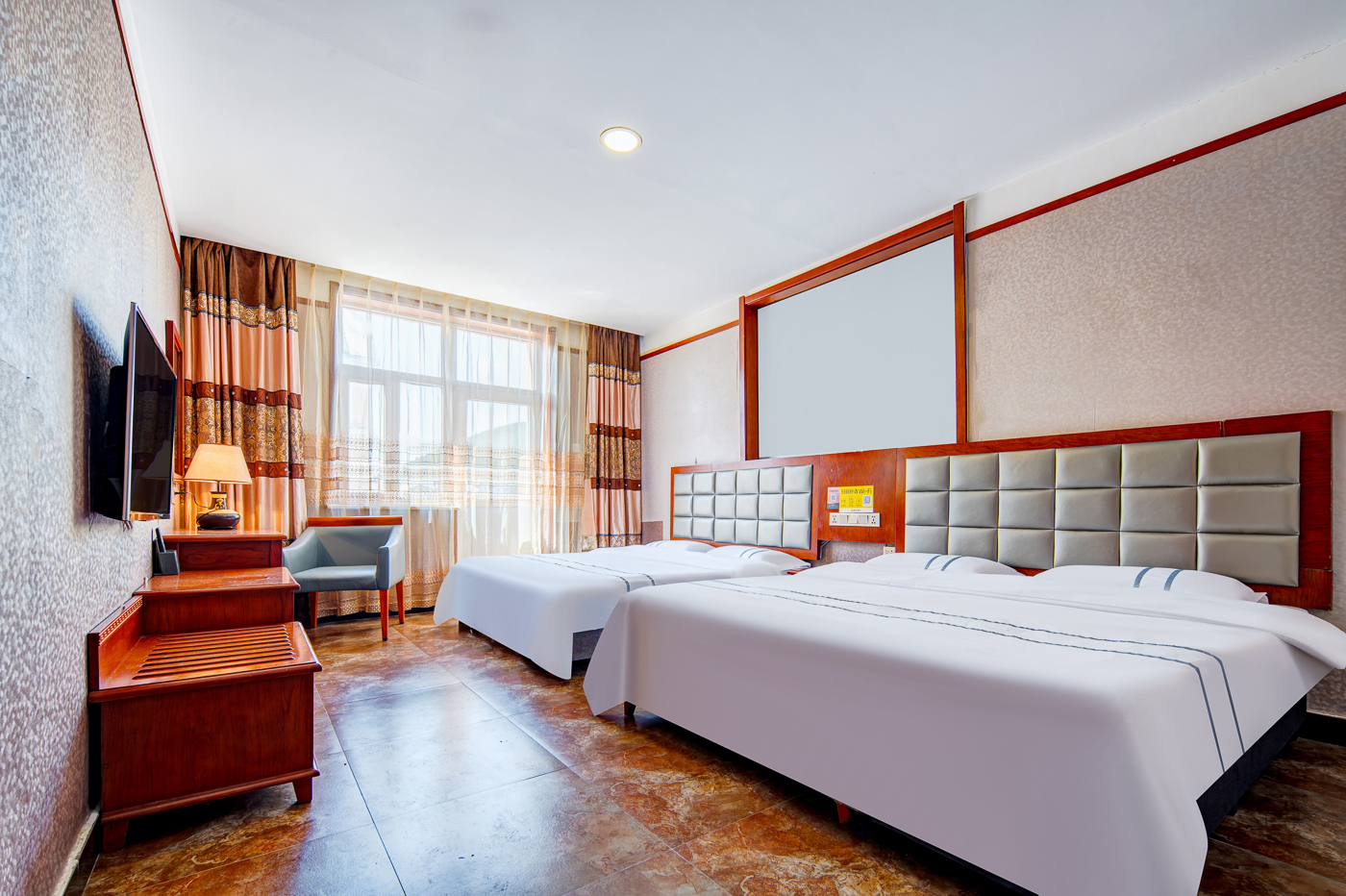 Halun Hotel Over view