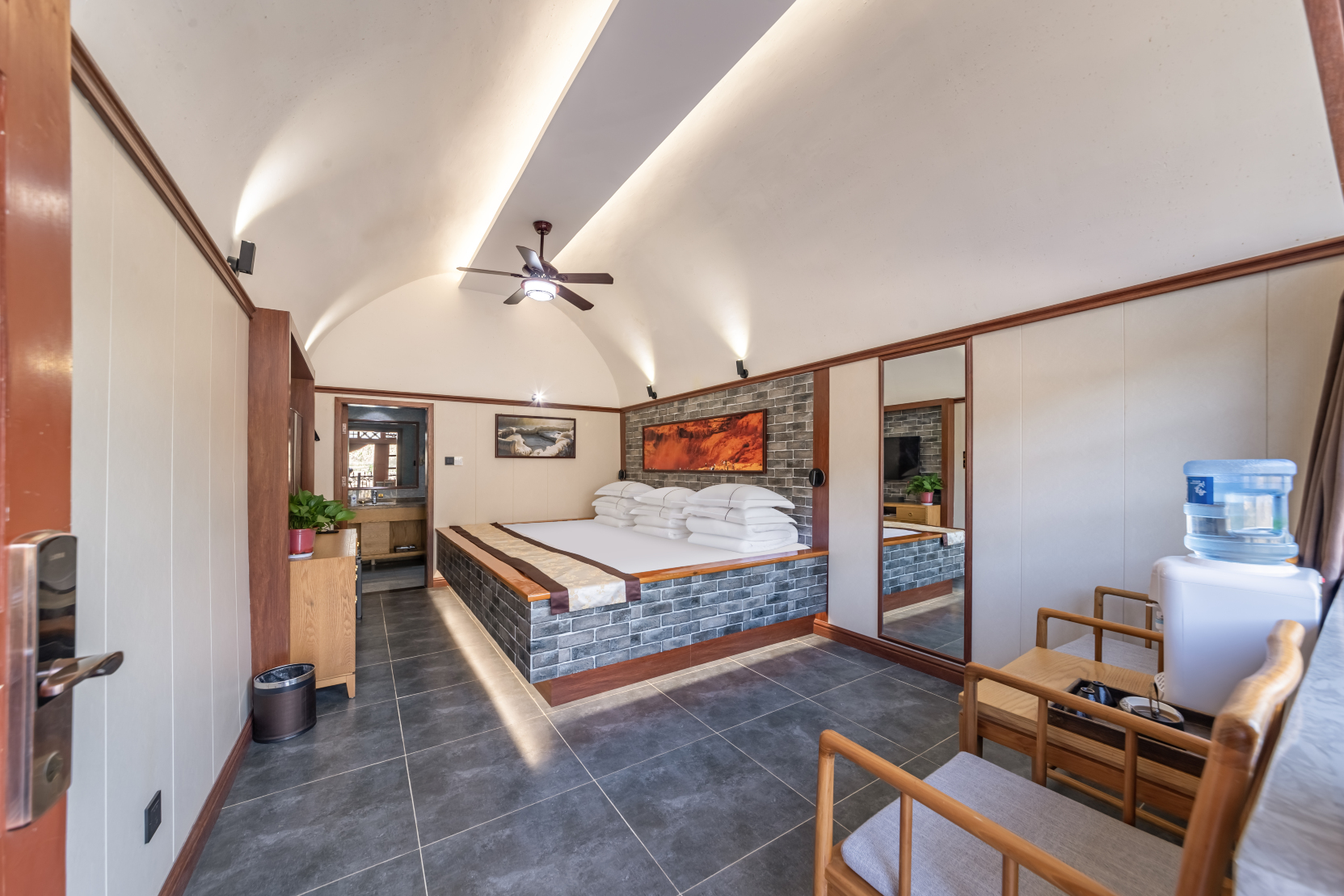 Dayu Villa Hotel Overview