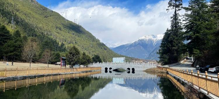 波密雍藏·嘎朗山居图片