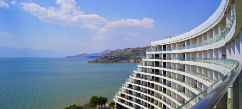 大理•帆语听澜TerraceBathtubGetaway海景美宿(洱海大理机场店)图片