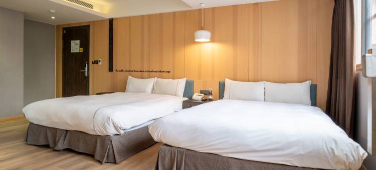 雀客旅館台中文心中清图片