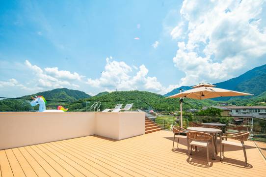 安吉水墨山川亲子私汤度假美宿(云上草原熊猫部落探险乐园店)图片