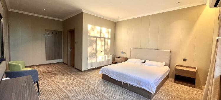 麒鸿酒店(十八站林业局店)图片