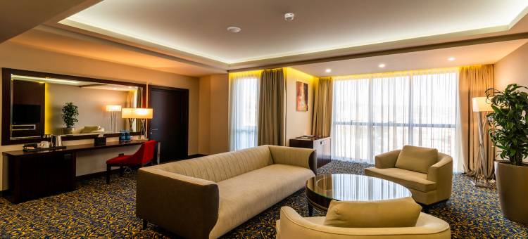 埃里温温德姆华美达套房酒店(Ramada Hotel and Suites by Wyndham Yerevan)图片