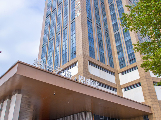 格兰云天·阅酒店(钦州保税港店)