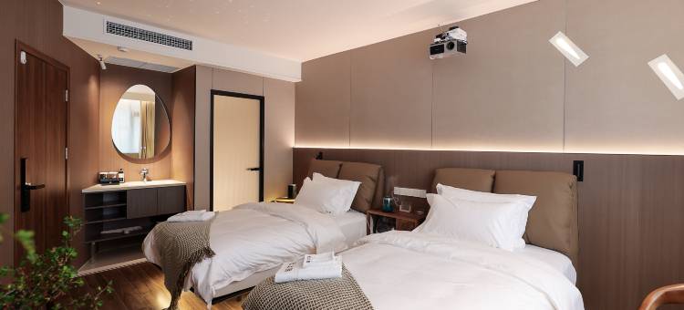 若尔盖云上玥星空智控民宿酒店图片