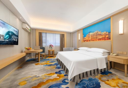 Vienna Hotel (Renhe subway station store of Guangzhou Baiyun International Airport) Hotel Overview