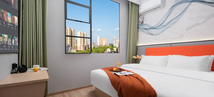 澜斐智能影院酒店(襄阳沃尔玛民发广场泛悦mall店)图片