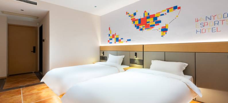 西岸·雅颂酒店(天津五大道西康路地铁站店)图片