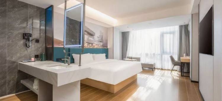 悦智酒店(临高富罗广场店)图片