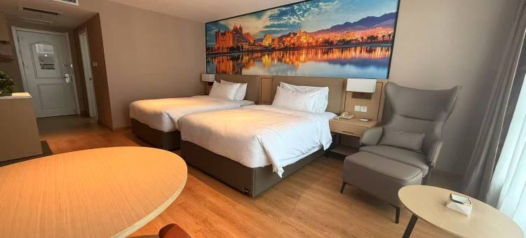 潮漫酒店(榆林府谷万达店)图片