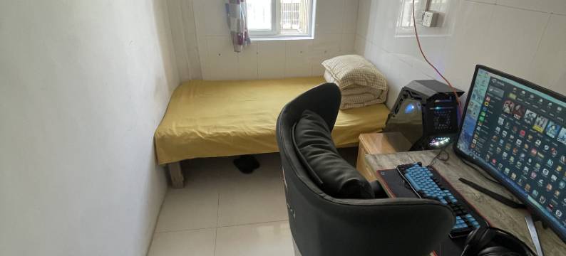 中华北村电竞房民宿(火车站店)图片