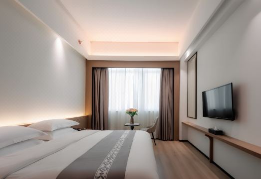 Zhuhai Jiayuan Century Hotel (Gongbei Huanyucheng Branch) Hotel Overview