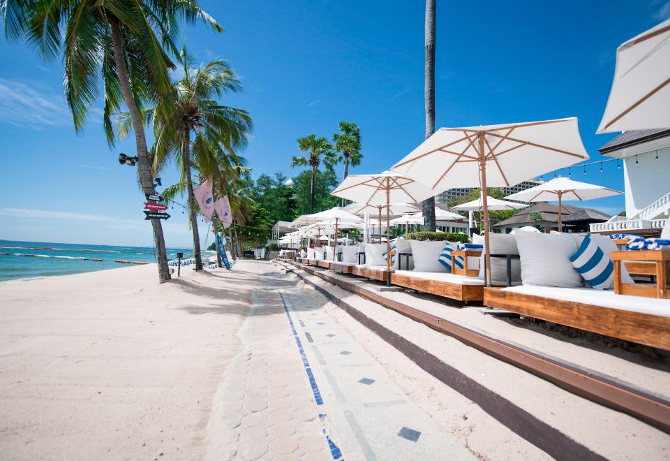 Pullman Pattaya Hotel G Hotel Overview