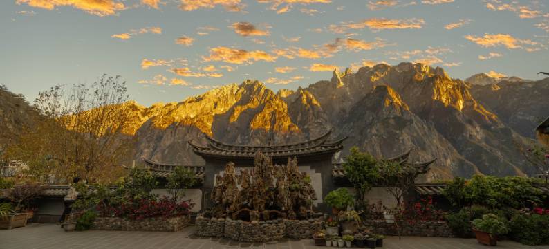 虎跳峡半山居客栈图片