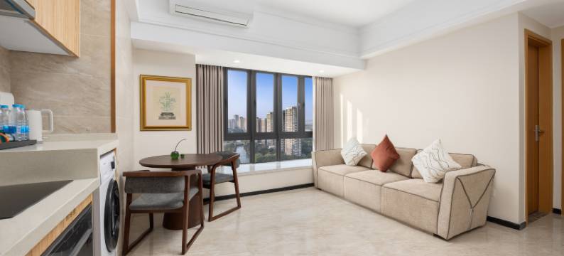 百年汇国际公寓(佛山国际体育文化演艺中心新城东地铁站店)图片