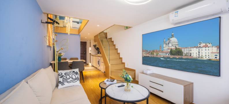 大梦LOFT酒店(长沙五一广场IFS国金中心店)图片